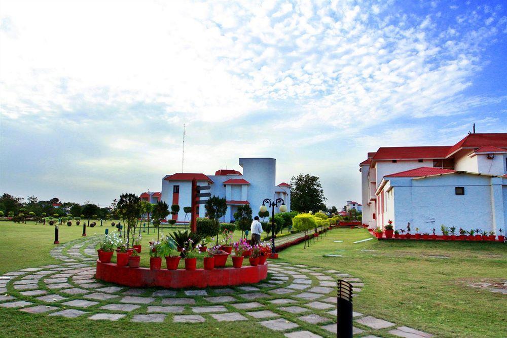 Naturoville Ayurvedic And Yoga Retreat Hotel Rishīkesh Eksteriør billede