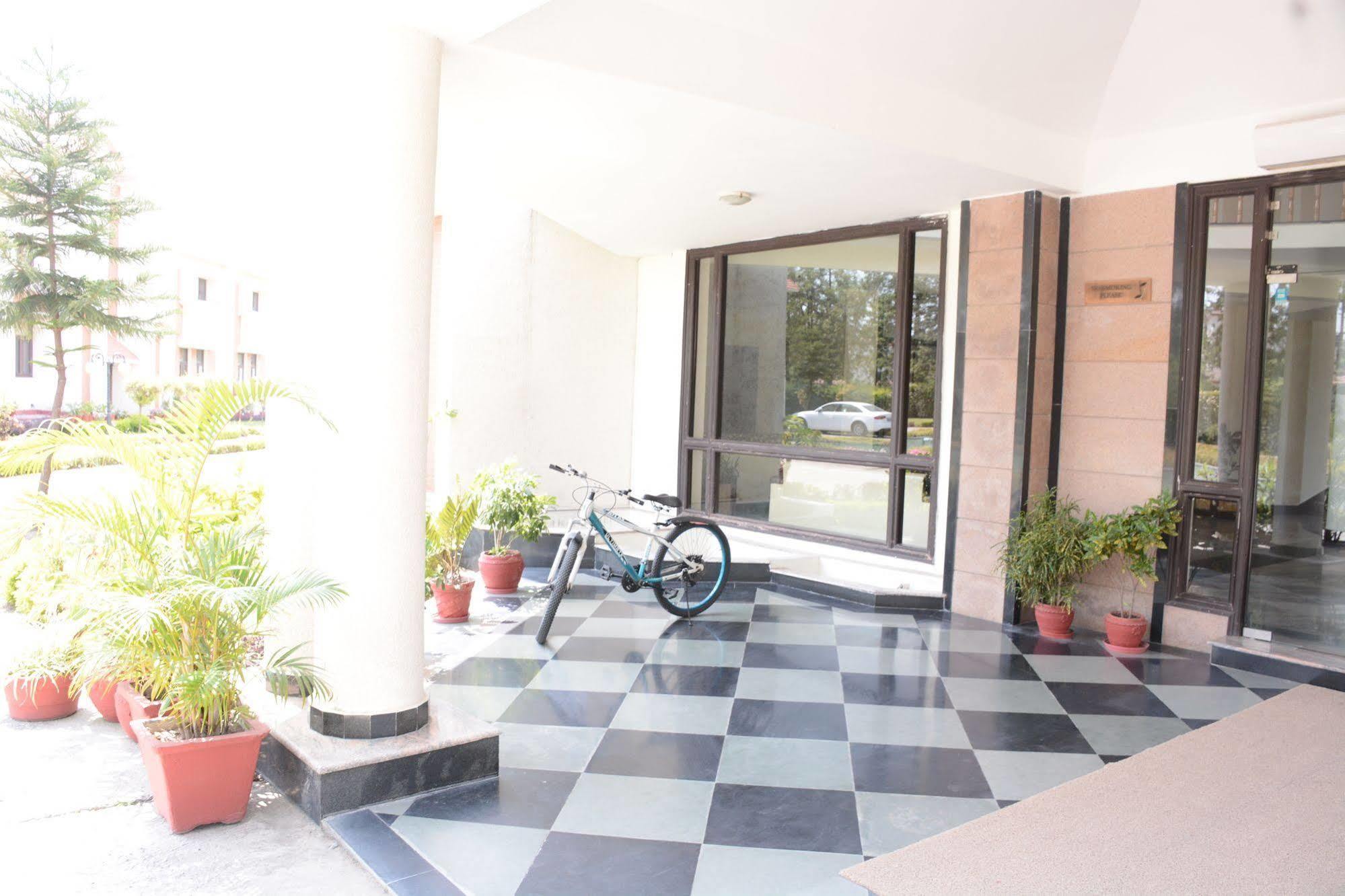 Naturoville Ayurvedic And Yoga Retreat Hotel Rishīkesh Eksteriør billede