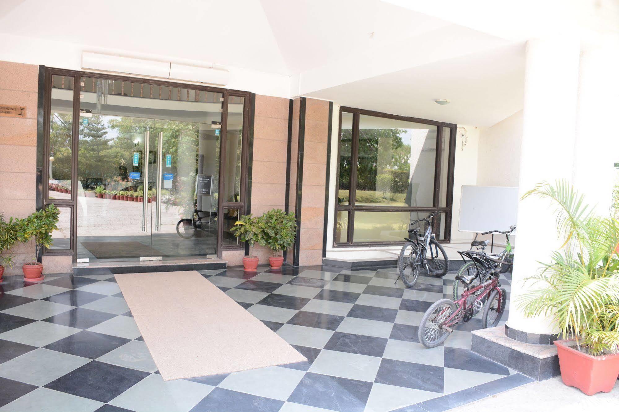 Naturoville Ayurvedic And Yoga Retreat Hotel Rishīkesh Eksteriør billede
