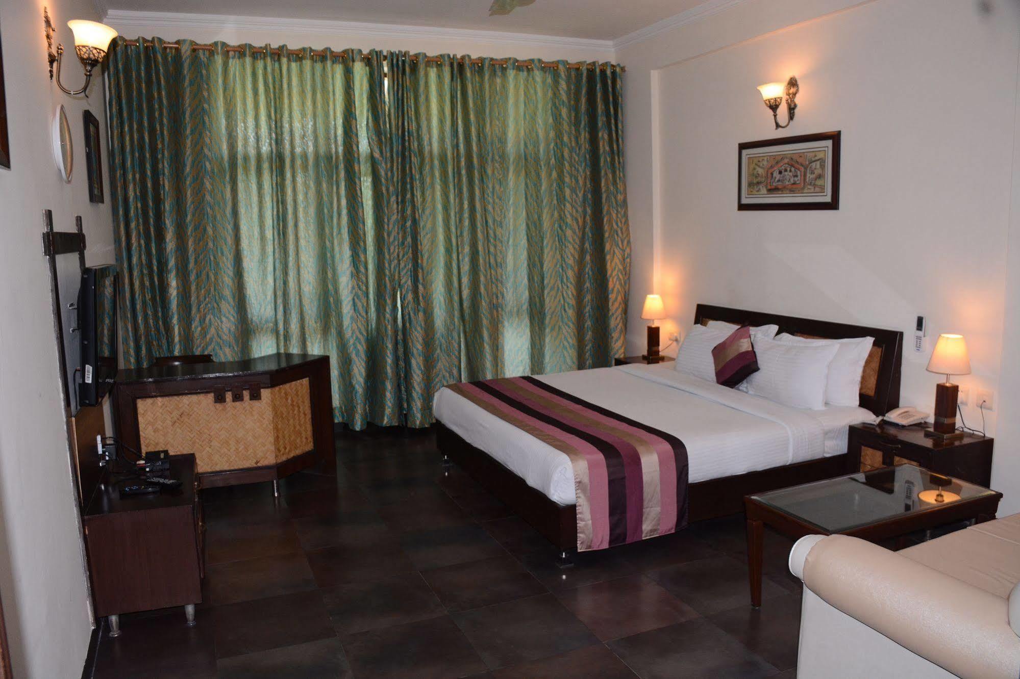 Naturoville Ayurvedic And Yoga Retreat Hotel Rishīkesh Eksteriør billede