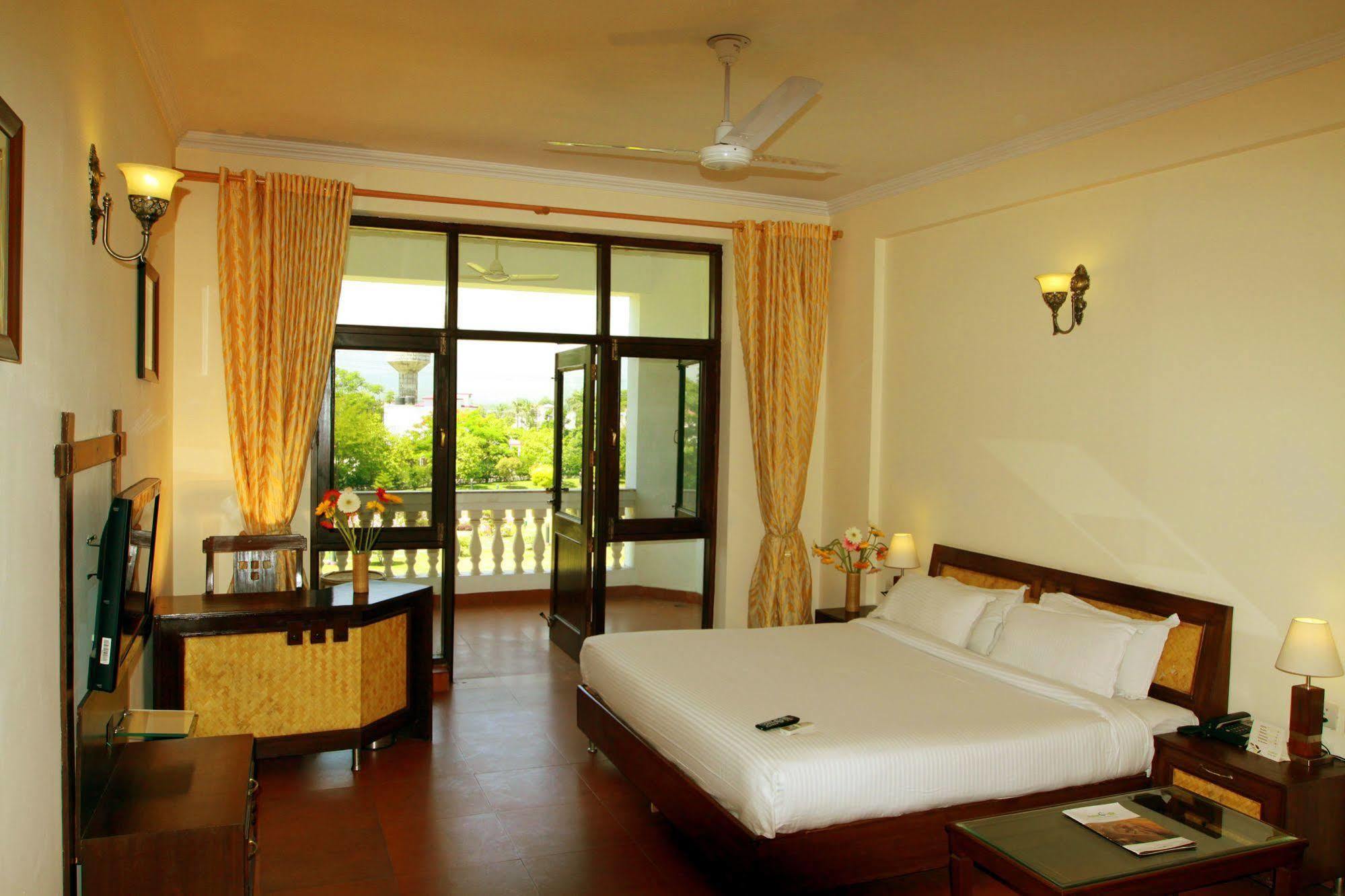 Naturoville Ayurvedic And Yoga Retreat Hotel Rishīkesh Eksteriør billede