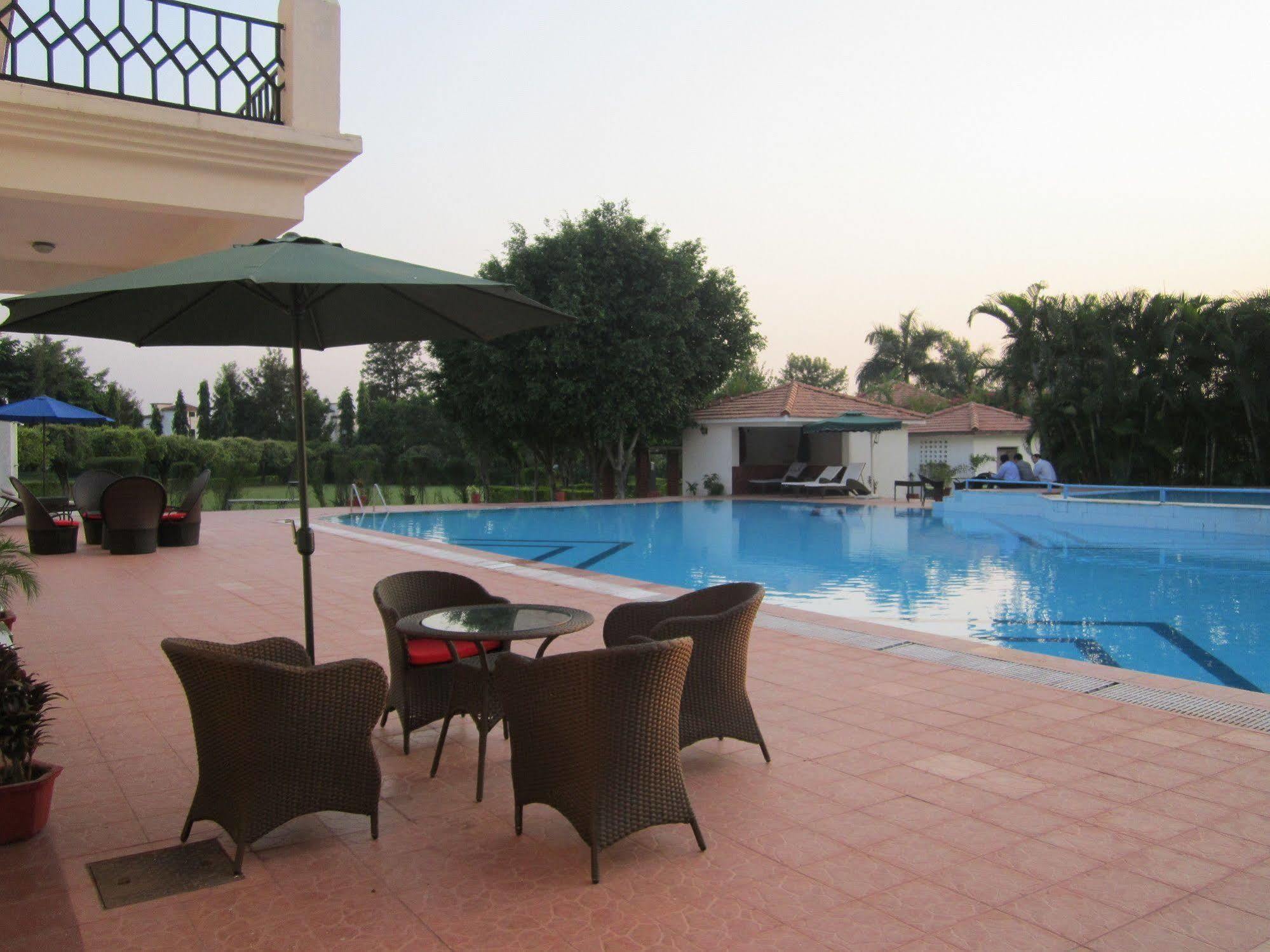 Naturoville Ayurvedic And Yoga Retreat Hotel Rishīkesh Eksteriør billede