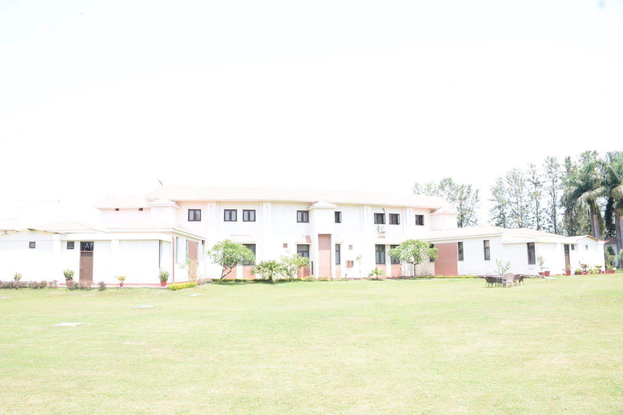 Naturoville Ayurvedic And Yoga Retreat Hotel Rishīkesh Eksteriør billede